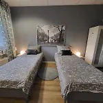2 Mit Gemeinschaftsraeumen, Tiefgarage Apartmán