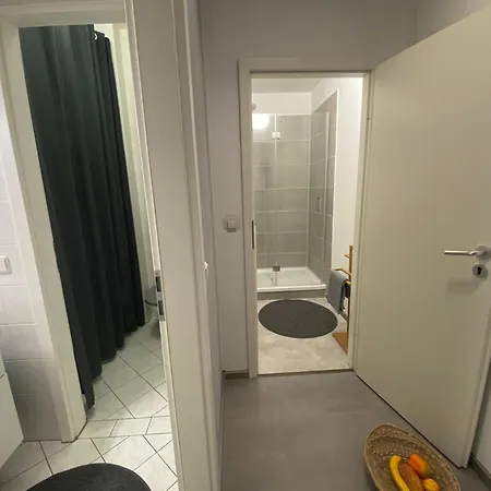 2 Mit Gemeinschaftsraeumen, Tiefgarage *