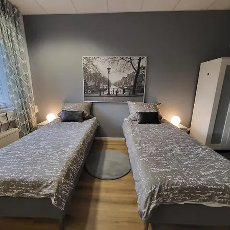 2 Mit Gemeinschaftsraeumen, Tiefgarage Appartement