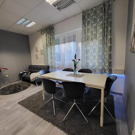 2 Mit Gemeinschaftsraeumen, Tiefgarage Appartement *