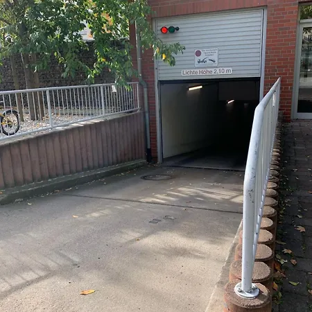 Appartement 2 Mit Gemeinschaftsraeumen, Tiefgarage *