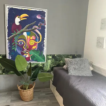2 Mit Gemeinschaftsraeumen, Tiefgarage Appartement